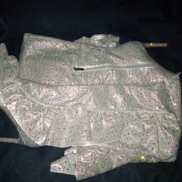 AZALEA WANG " FOREVER FLAUNTING "SILVER RUFFLE RHINESTONE BOOT( BRAND NEW !!!!!! - Picture 6 of 7